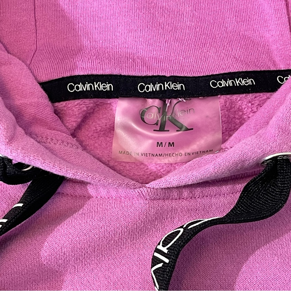 CALVIN KLEIN WOMENS SHORT  HOODIE , SIZE M , VERY GOOD CONDITION, PREOWN… - Picture 2 of 4